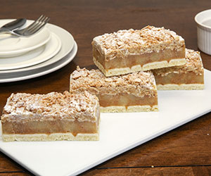 Apple crumble slice thumbnail