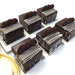 Day and night mousse mud cake - 3 inch - box of 6 thumbnail