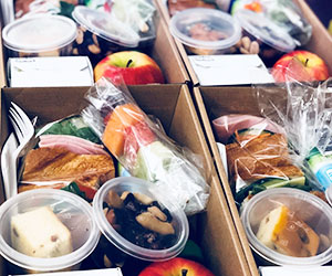 Corporate lunch box thumbnail