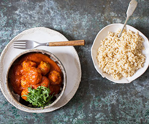 Chicken meatballs in Napoli sauce thumbnail